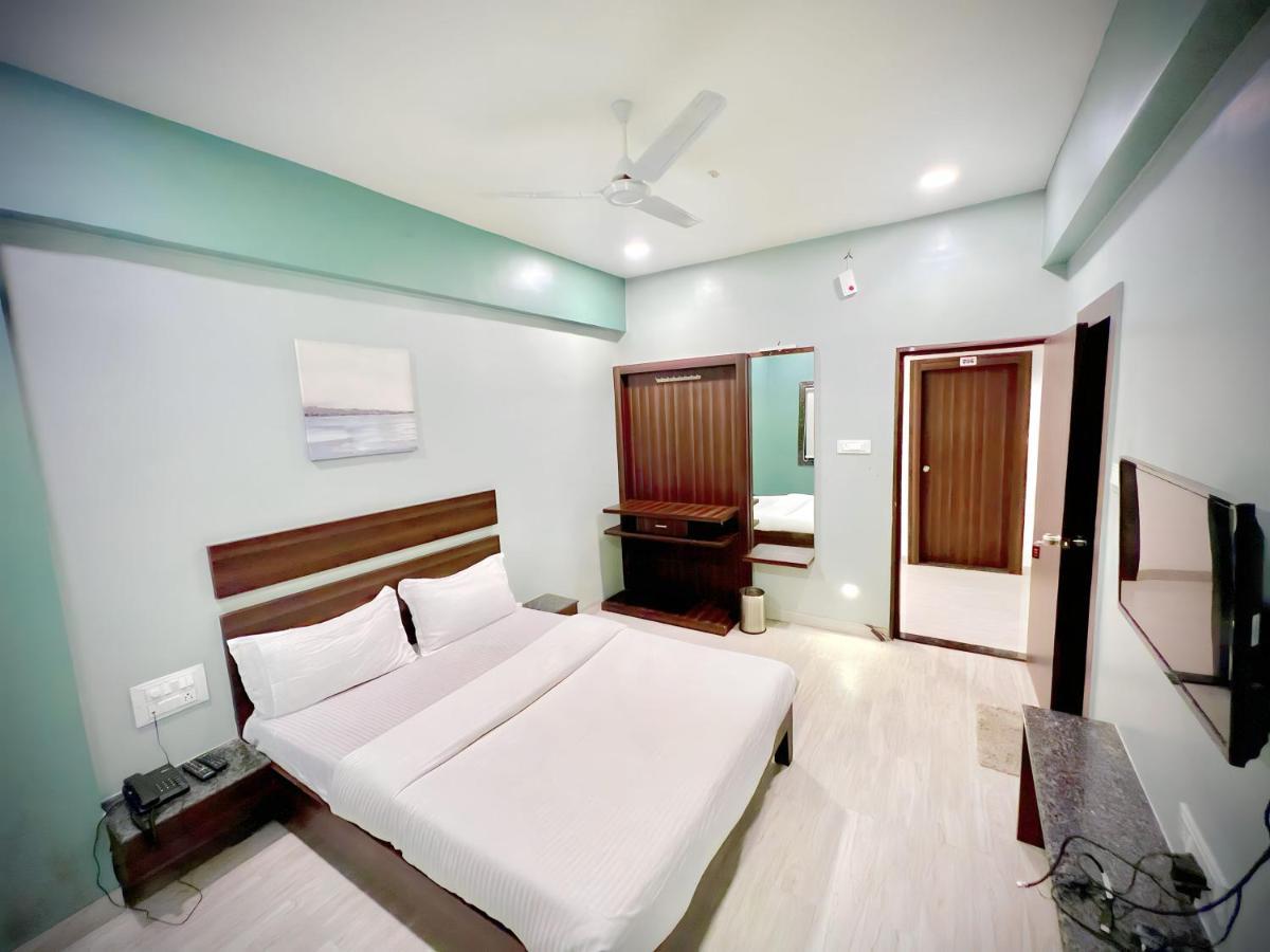 Hotel Rahul Regency, Aurangabad Zewnętrze zdjęcie